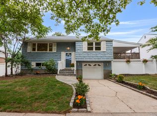 36 Ripley Dr, Northport, NY 11768