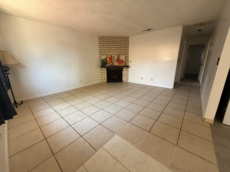 7 E Ponce De Leon Ave #N — Photo 3