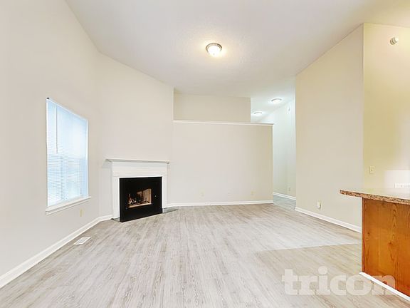 4th image of 100 Chippenham Cir