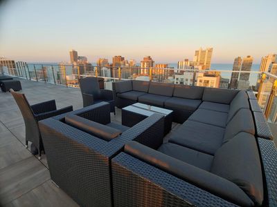 1255 N Sandburg Ter, Chicago, IL, 60610