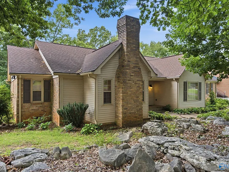815 Baylor Dr SE — Photo 40