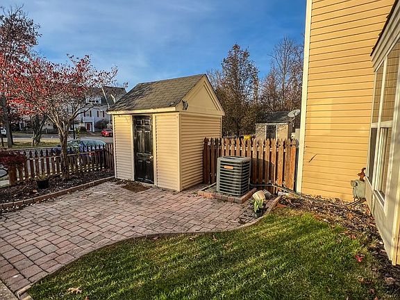 3rd image of 8707 Morning Breeze Ct #1