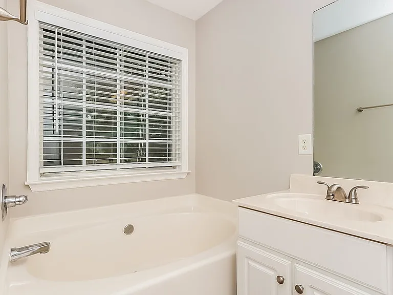 2720 Windcrest Trl — Photo 12