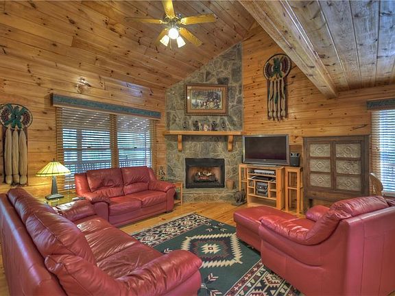 5th image of 78 Blackberry Falls Ln