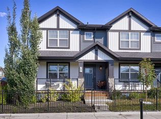 1 S Midgrove Ln SW, Airdrie, AB T4B5H2