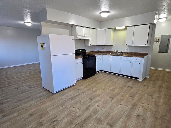 5th image of 2122 N Bosart Ave
