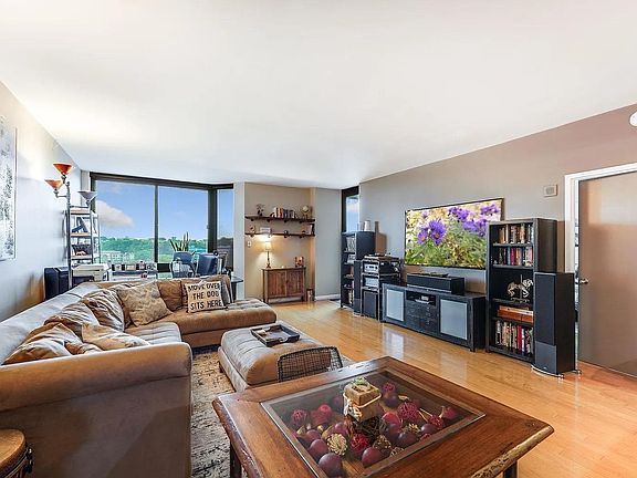 5th image of 700 Grove St APT 12D