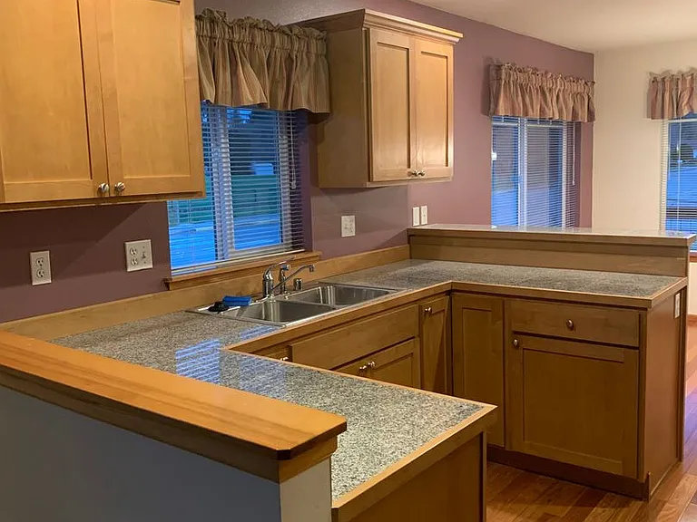 1163 Homestead Dr — Photo 2