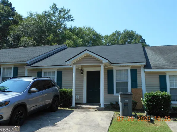 102 Clara Jean Ct, Lagrange, GA 30241