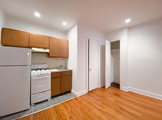 Rented by Kahen Properties | media 15