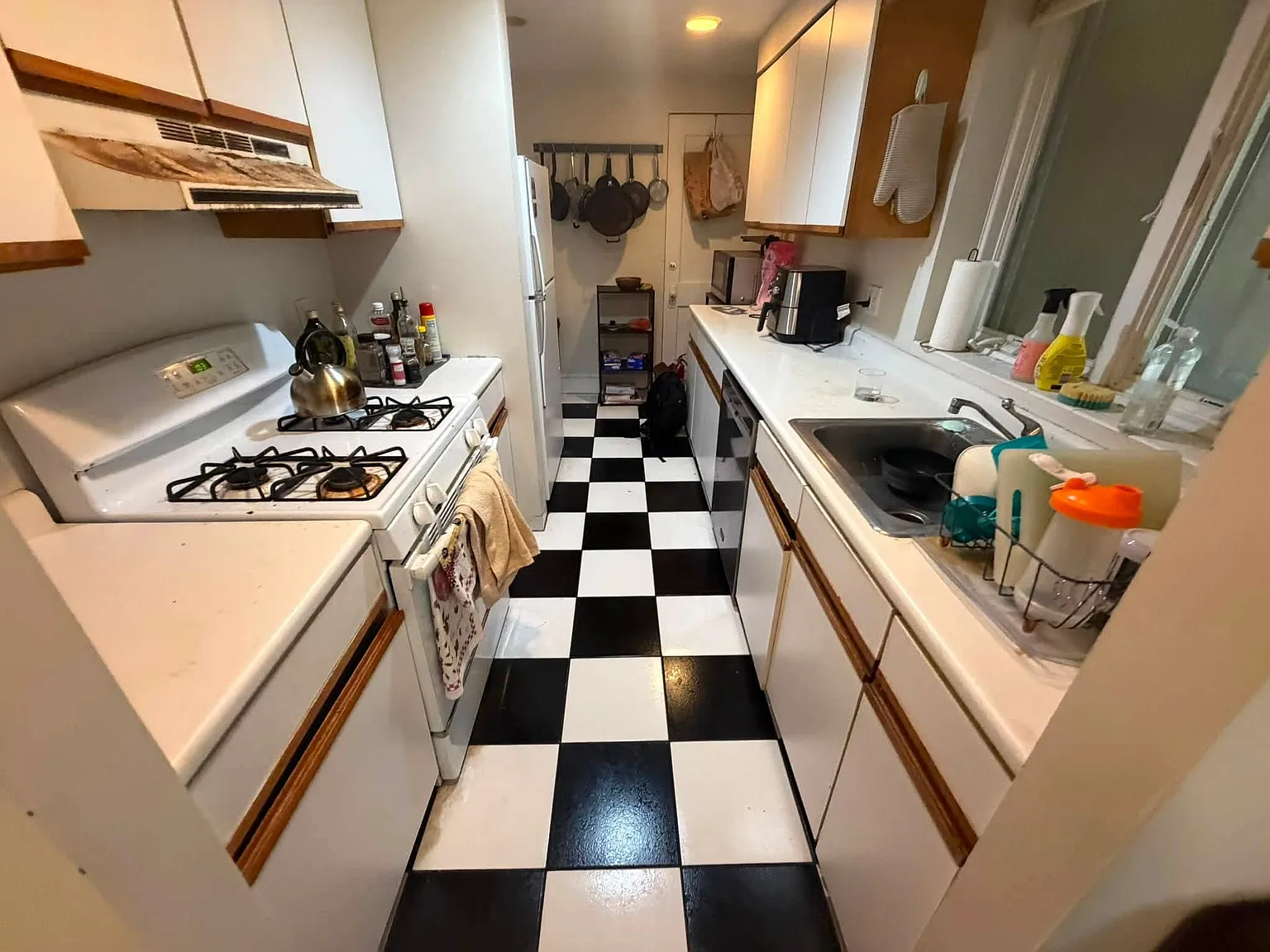 4 bed, 1552 sqft, $1,400 — Photo 1