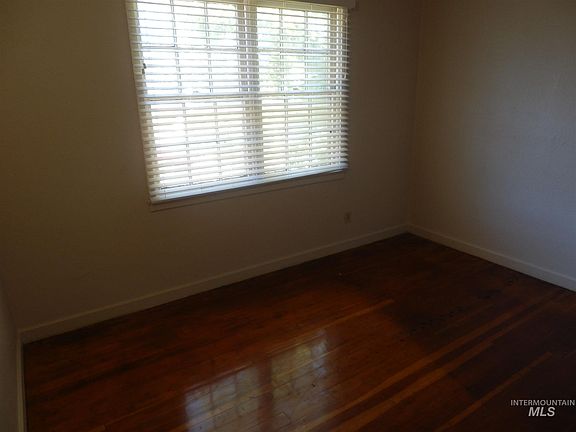 5th image of 3893 W Pershing Dr