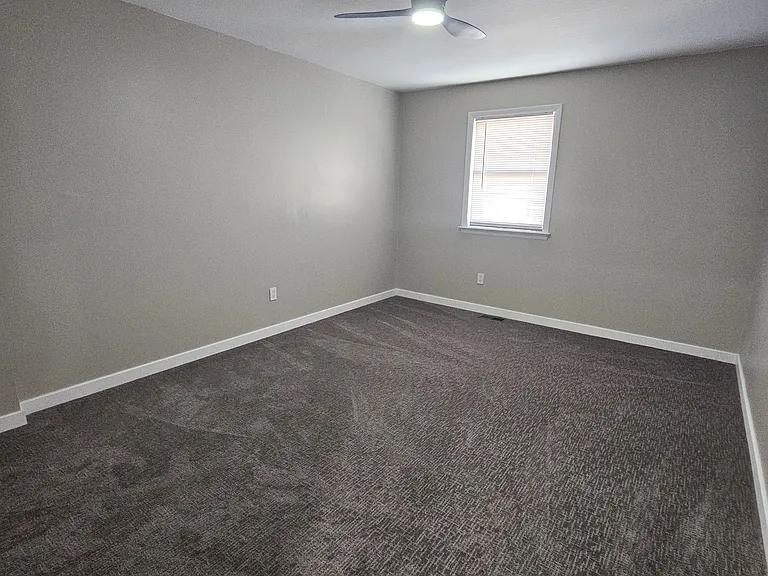 1258 Lisa Dr — Photo 30
