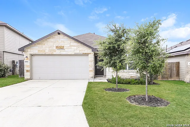 4 bed, 2.0 bath, 1703 sqft, $1,800 — Photo 1