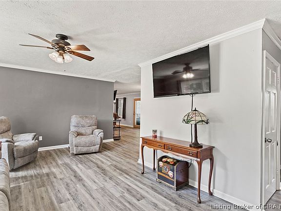 4th image of 375 N Hereford Lane