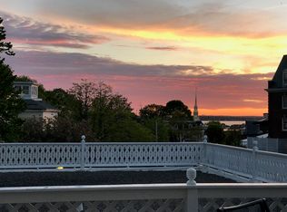 38 Bellevue Ave APT 3, Newport, RI 02840