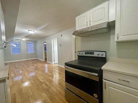 3rd image of 150 Acorn St #1