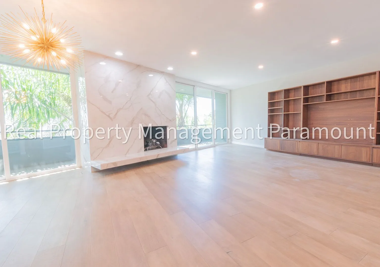 8401 Fountain Ave — Photo 2