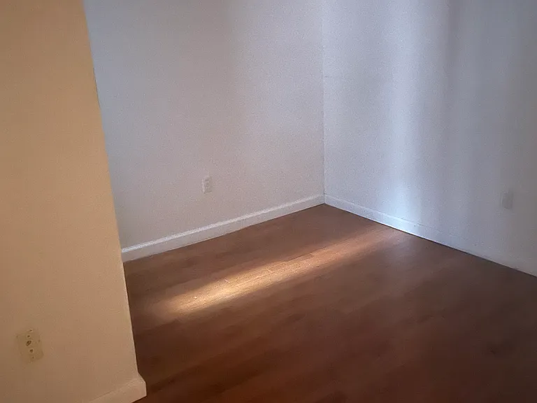 1621 Lexington Ave #8 — Photo 3