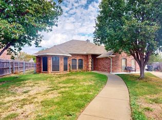 1010 Treys Ct, Sanger, TX 76266