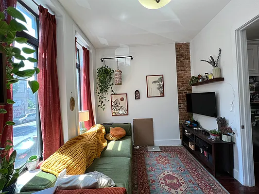 Rented by Massada Home Sales Inc | media 21