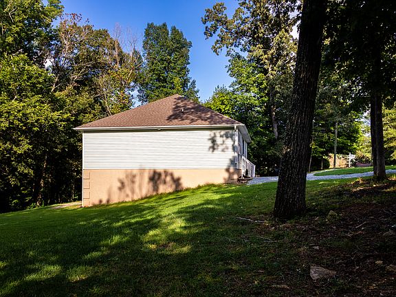 4th image of 2109 S Ashland Dr