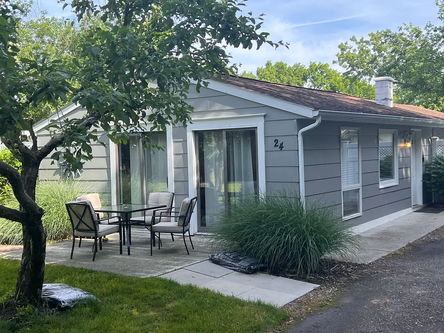 3 bed, 990 sqft, $1,800 — Photo 2