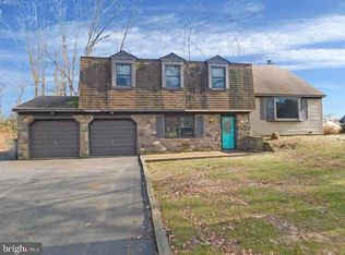 275 Saint Leonards Rd, Holland, PA 18966