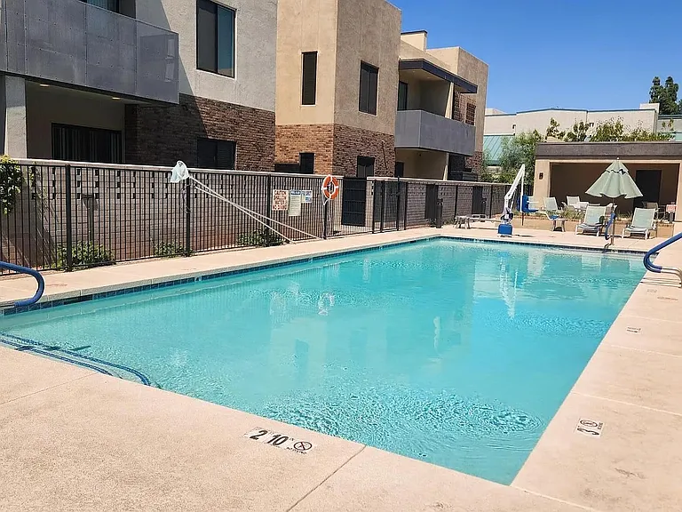 COMMUNITY SPORTS POOL