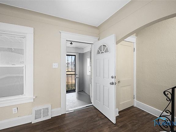 4th image of 1626 Kelsey Ave
