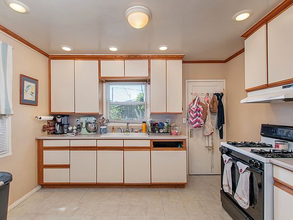 5th image of 2621 Tuberose St
