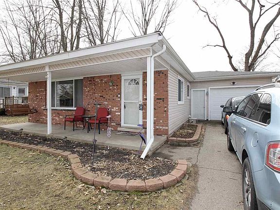2nd image of 915 Columbia St