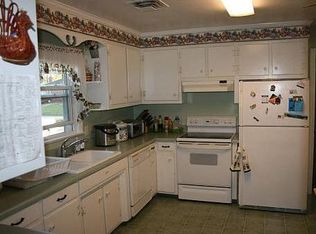 926 W Goodview Dr, Virginia Beach, VA 23464