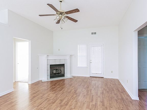3rd image of 8291 Cross Point Dr