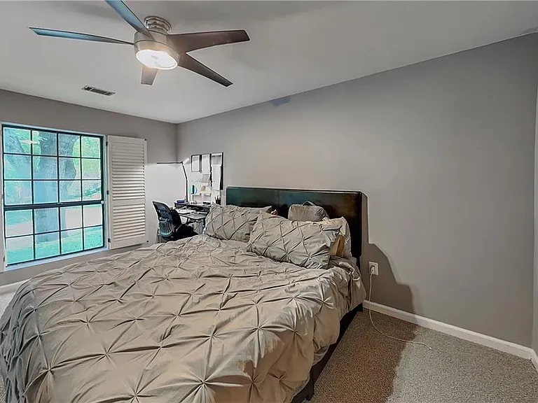 3104 Pine Heights Dr NE — Photo 8