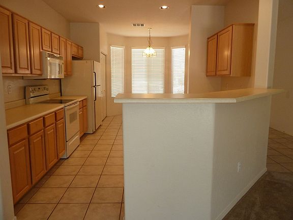 4th image of 2105 E Indian Wells Dr
