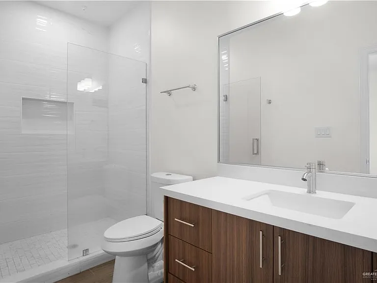 608 N Onyx Ave #2 — Photo 14