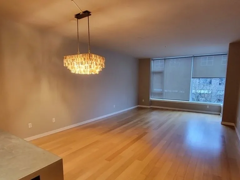1930 S River Dr #W201 — Photo 18