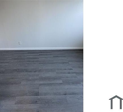 3rd image of 495 Sinclair Dr