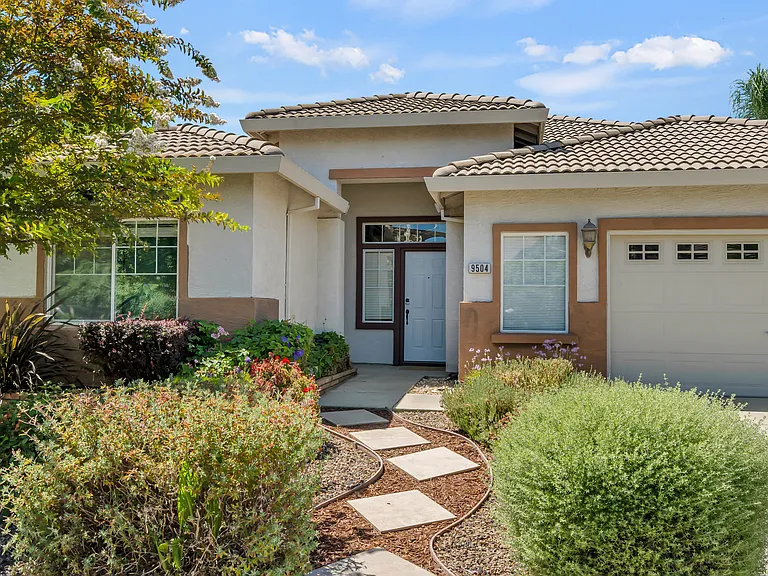 9504 Clear Springs Cir — Photo 9