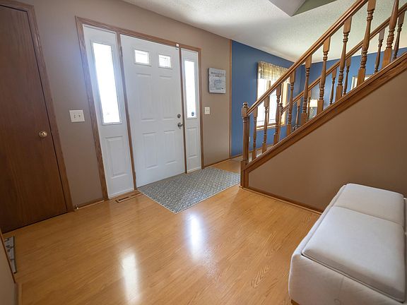 3rd image of 16368 Hudson Ct