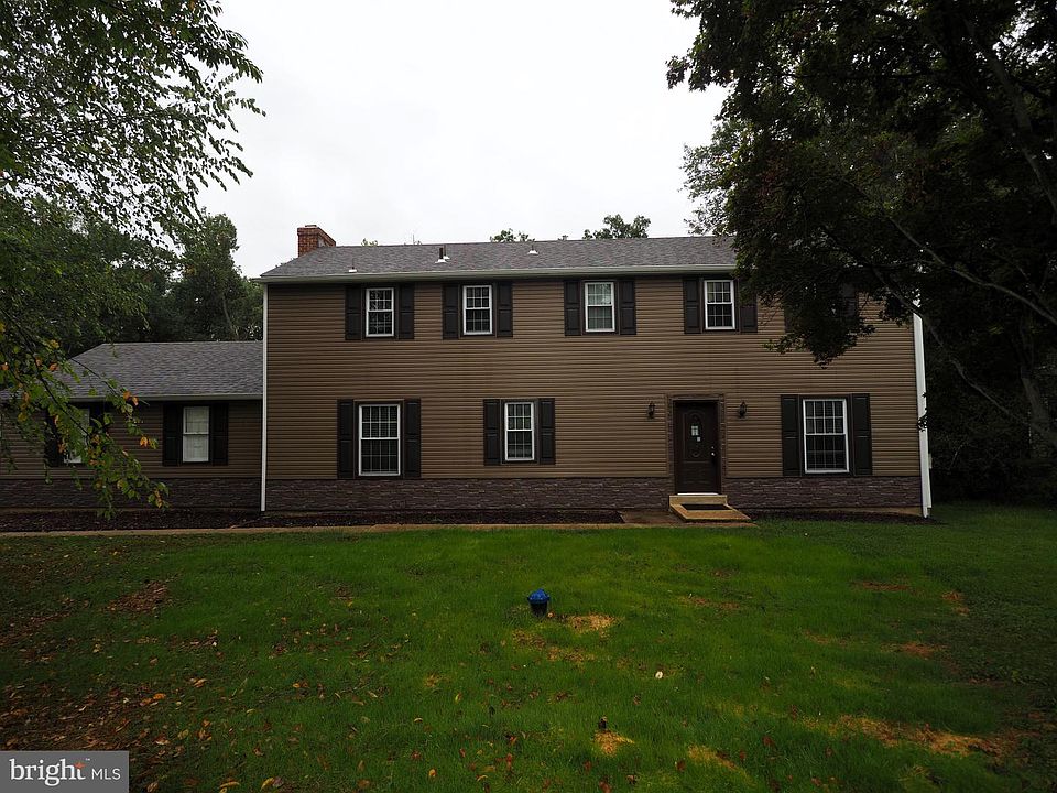 1st image of 322 Wallace Dr