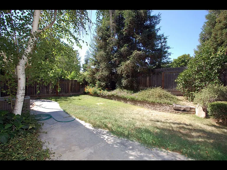 5524 W Bluff Ave — Photo 18