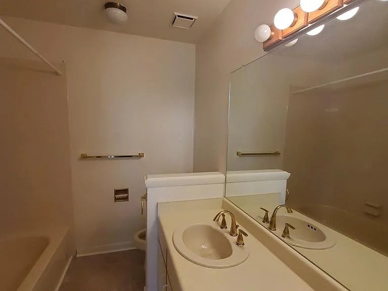 552 Observatory Dr — Photo 11