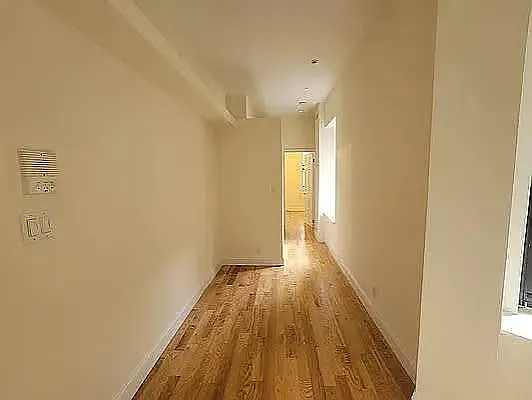 657 10th Ave #4 — Photo 3