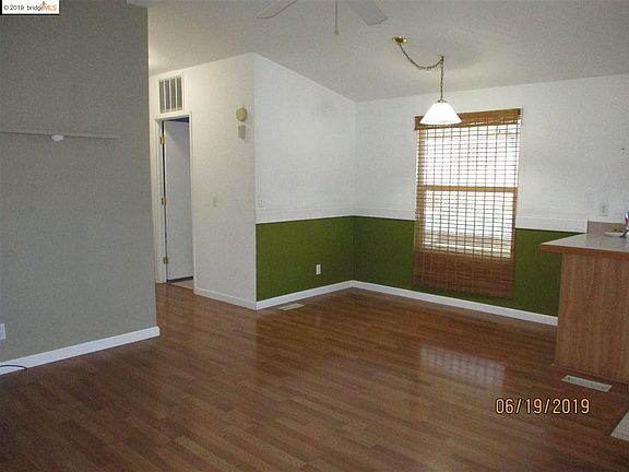 4th image of 52 Eola #52