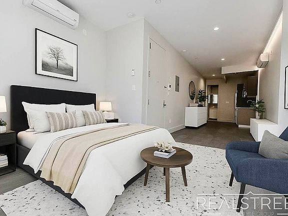 2nd image of 277 Linden St #2C
