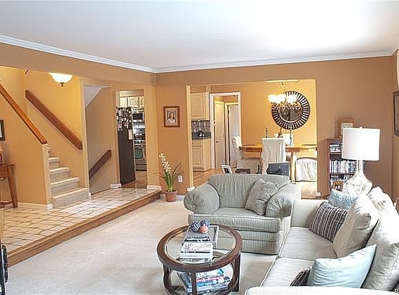 5th image of 6984 Forest Park Ct