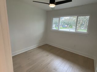 817 Houston Ave, League City, TX 77573