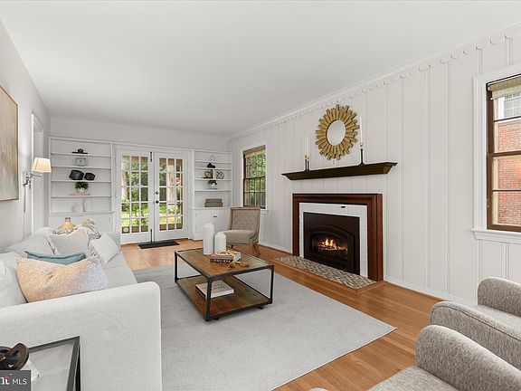 3rd image of 4104 Woodberry St